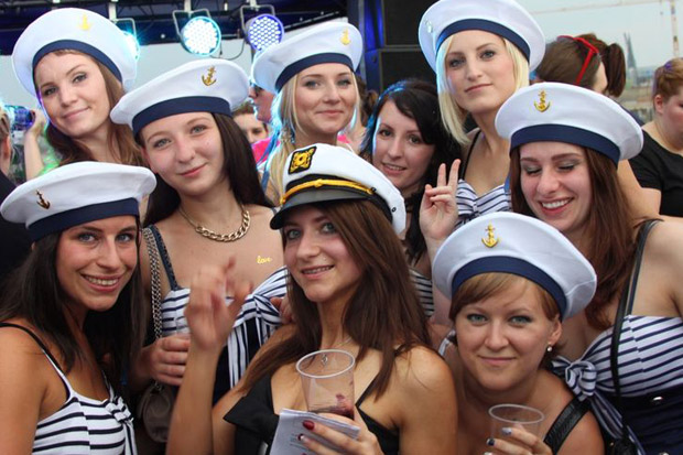 Seit einem halben Jahrzehnt startet das Partyschiff der Bootsparty Hamburg zu seinen Touren auf der Elbe.