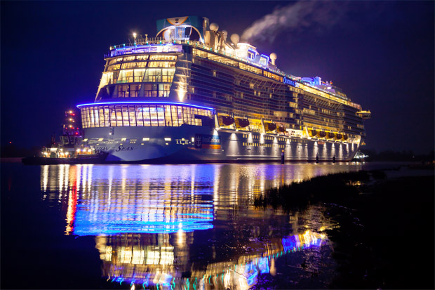 Die "Ovation of the seas" wird schon Samstagmorgen wieder nach Hamburg kommen.